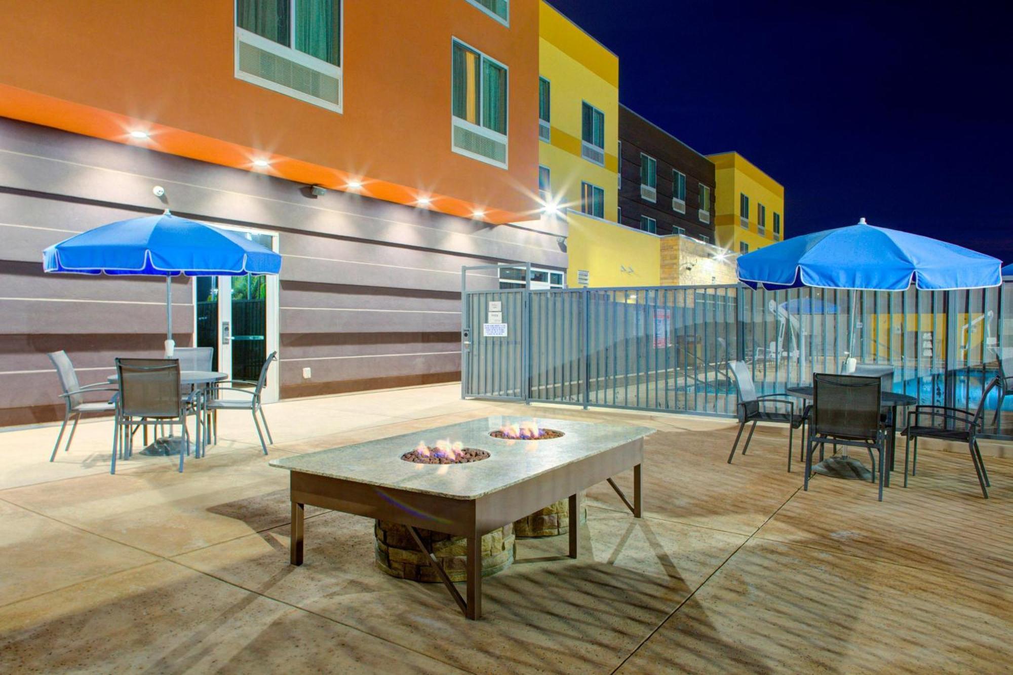Fairfield Inn & Suites By Marriott Bakersfield North/Airport Ngoại thất bức ảnh